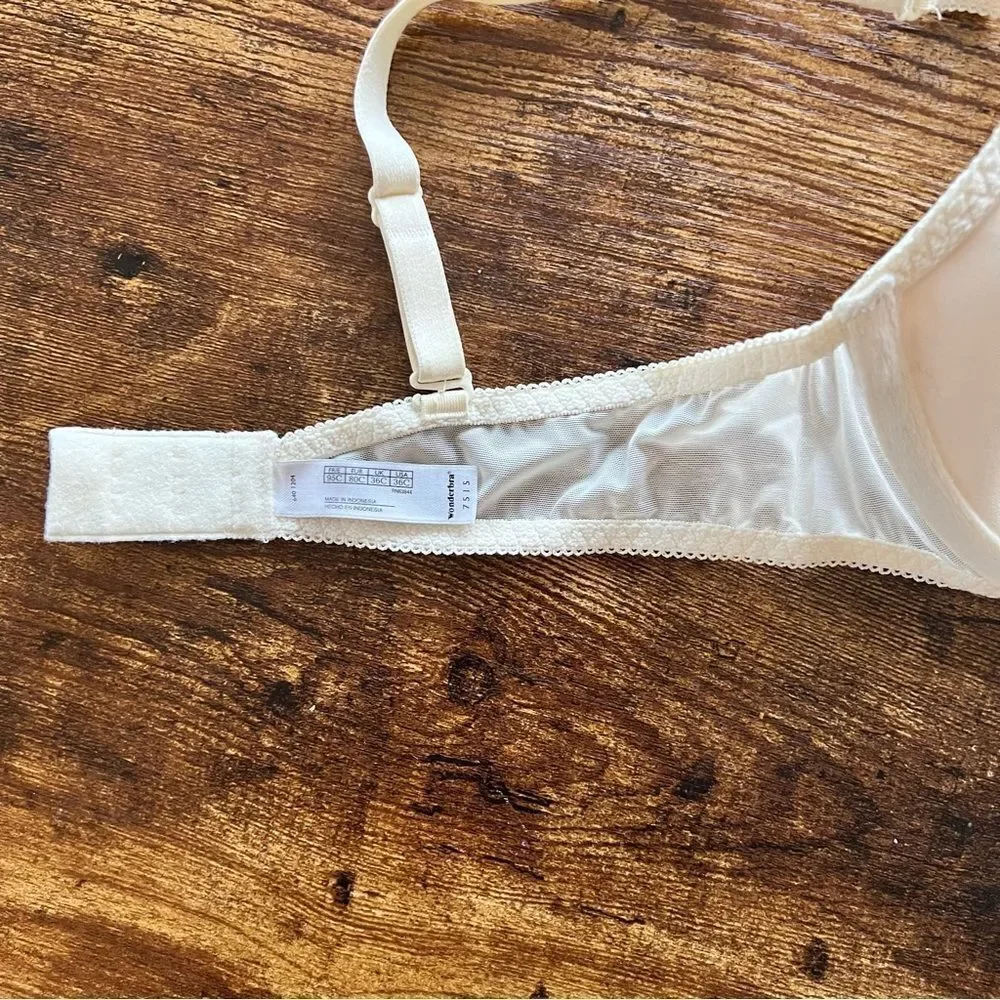 Vintage Wonderbra Cream Lace Underwire Padded Bra 36C